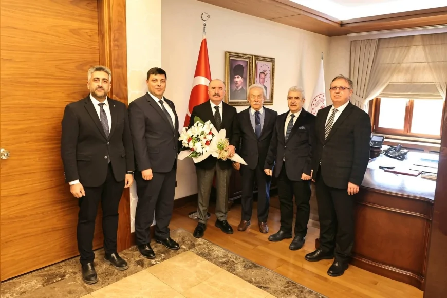 Çorum Valisi Ali Çalgan 14 Mart Tıp Bayramı’nda Sağlık Yöneticilerini Ağırladı