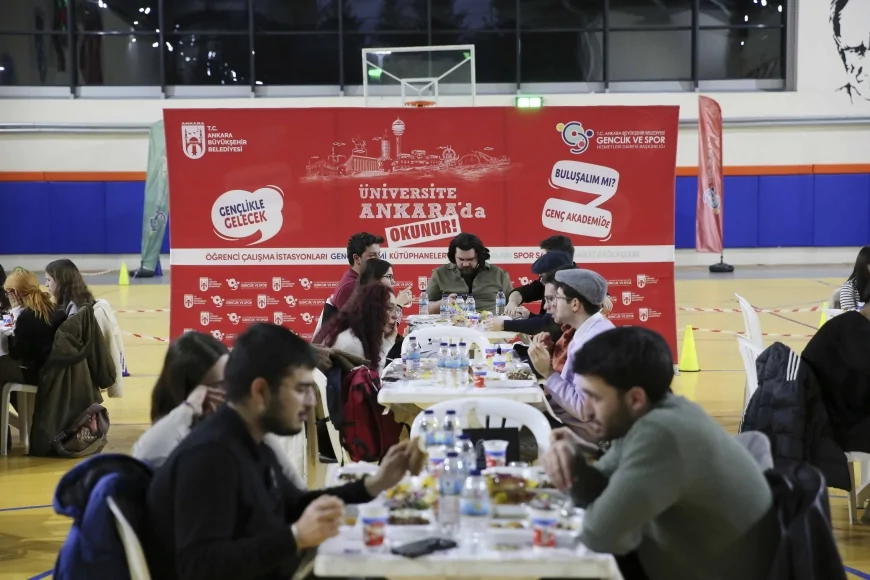 Ankara Büyükşehir Belediyesi Gençlerle Birlikte “90’LAR SOKAK OYUNLARI” İle Ramazan Coşkusunu Yaşattı
