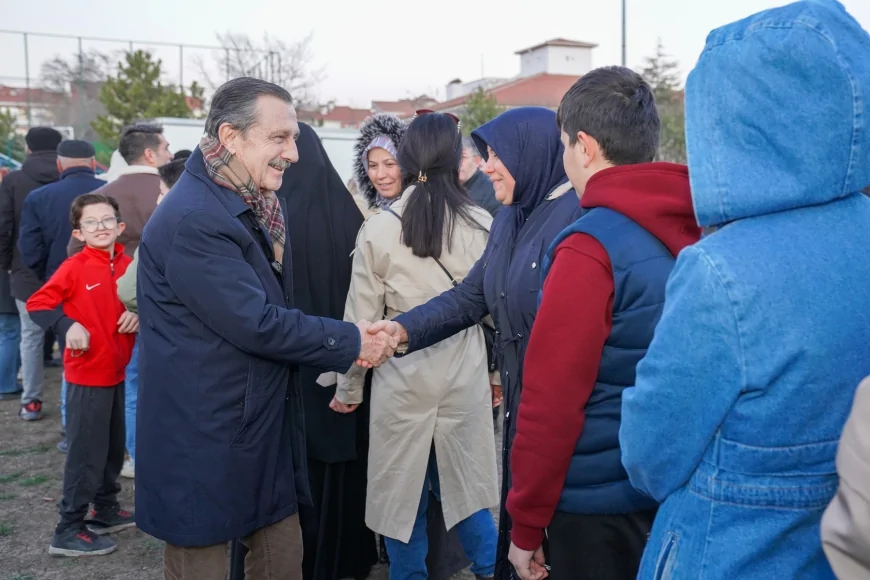 TEPEBAŞI BELEDİYE BAŞKANI DT. AHMET ATAÇ ÇAMLICA MAHALLESİ’NDE 5 BİN VATANDAŞLA İFTAR SOFRASINDA BULUŞTU