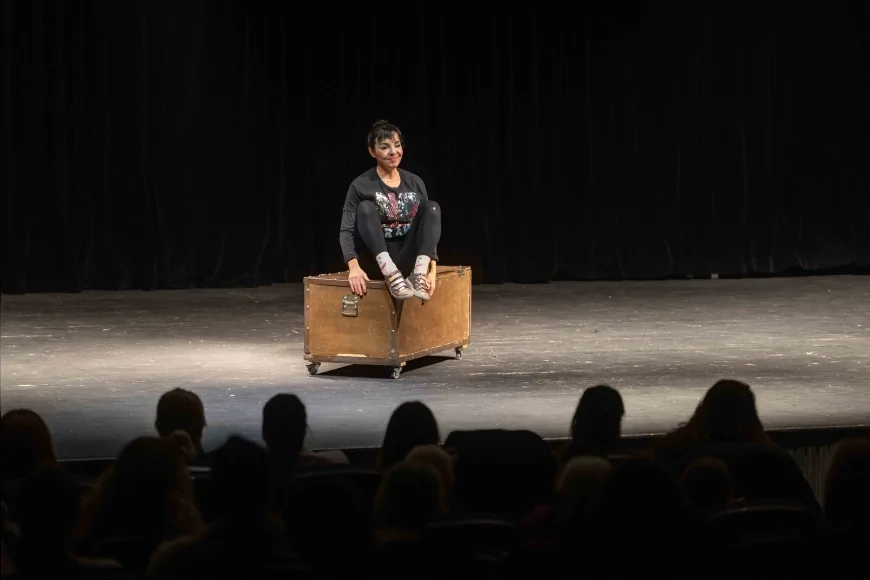 BORNOVA’DA 8 MART HAFTASI KADINLARIN HİKÂYELERİ SANAT VE TİYATROYLA SAHNEYE TAŞINDI