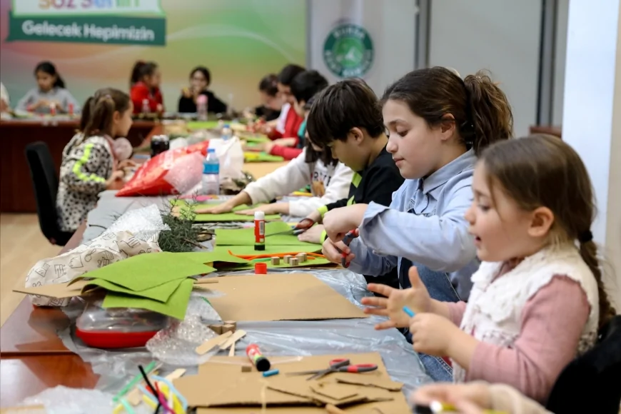 Bursa’da düzenlenen “Bir Günlüğüne Mimar Oluyorum” etkinliğiyle çocuklar mimarlıkla tanıştı