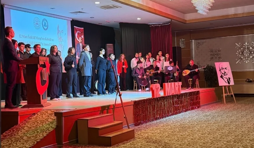 KAHRAMANKAZAN’DA İSTİKLAL MARŞI’NIN KABULÜNÜN 105. YILI DÜZENLENEN PROGRAMLA ANILDI