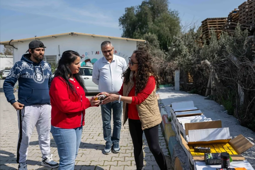 BORNOVA BELEDİYESİ’NİN CAN DOSTLAR YERLEŞKESİNE 1.128 ADET TAKVİYE EDİCİ GIDA BAĞIŞI