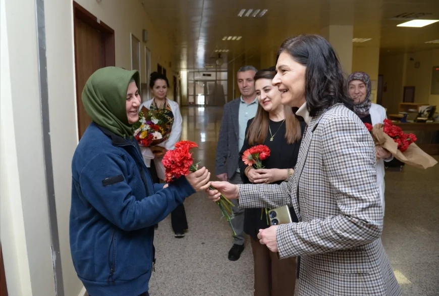 KAHRAMANKAZAN BELEDİYE BAŞKAN YARDIMCISI DİLŞAD TAŞ POLAT’TAN 14 MART TIP BAYRAMI’NDA SAĞLIK ÇALIŞANLARINA ZİYARET