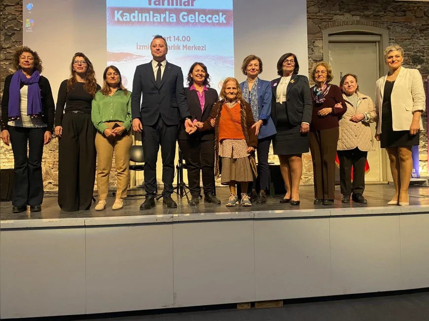 İzmir Mimarlık Merkezi’nde “Eşit ve Özgür Yarınlar Kadınlarla Gelecek” Etkinliği Düzenlendi