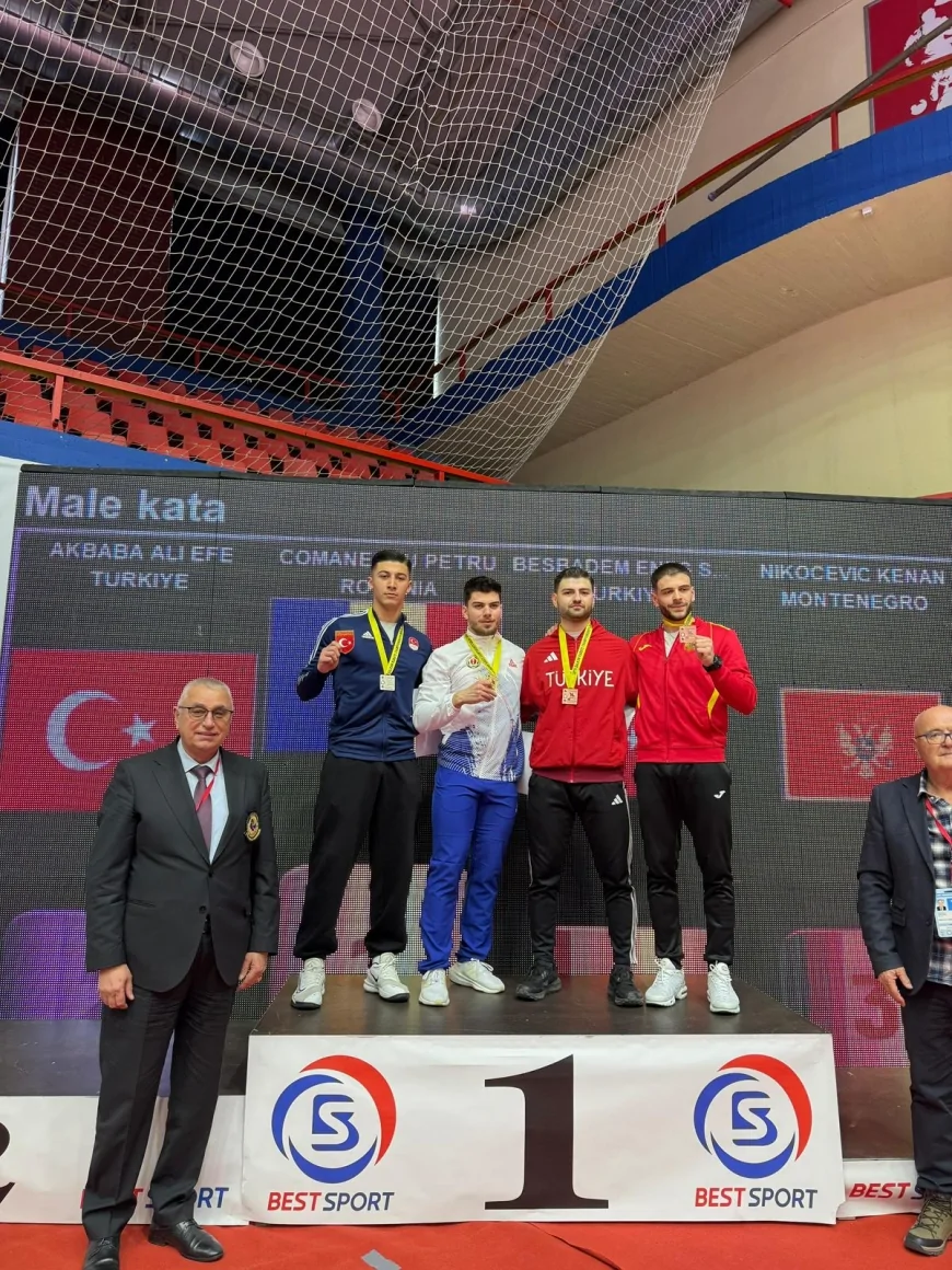 Bursa Büyükşehir Belediyesporlu Karateci Enes Sad Beşbadem Balkan Üçüncüsü Olarak Bronz Madalya Kazandı