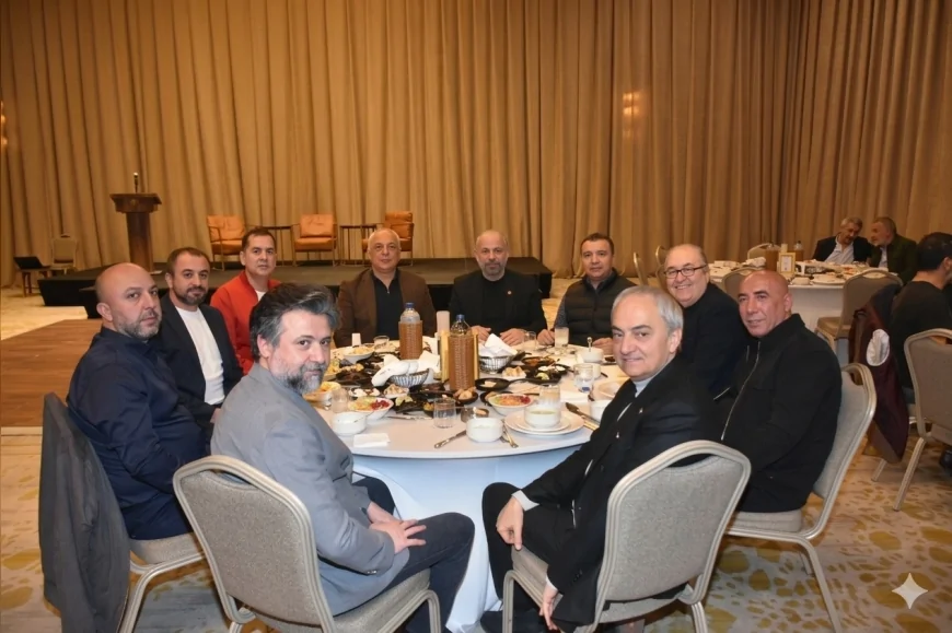 ANTALYALI İŞ İNSANI ERTUĞRUL KAHRAMAN’DAN KENTİN DİNAMİKLERİNİ BULUŞTURAN İFTAR DAVETİ