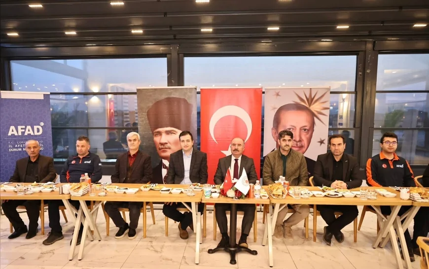 Çorum Valisi Ali Çalgan AFAD Personeliyle İftar Programında Bir Araya Geldi