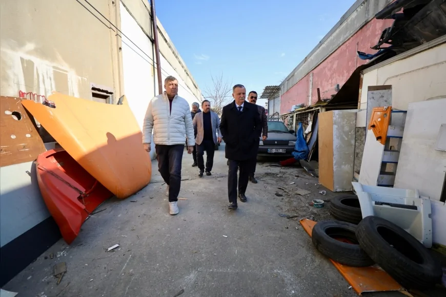 YUNUSEMRE BELEDİYE BAŞKANI SEMİH BALABAN KÜÇÜK SANAYİ SİTESİ ESNAFININ SORUNLARINI YERİNDE DİNLEDİ