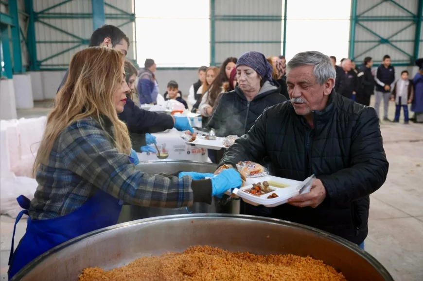 ODUNPAZARI BELEDİYE BAŞKANI KAZIM KURT: “YENİKENT’TE RAMAZAN’I GÖNÜL SOFRASINDA BİRLİKTE UĞURLAYACAĞIZ”