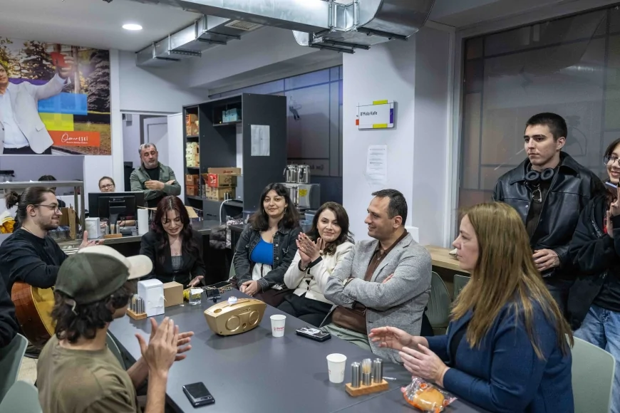 BORNOVA BELEDİYE BAŞKANI ÖMER EŞKİ: “GENÇLERİMİZİN HER ZAMAN YANINDAYIZ”