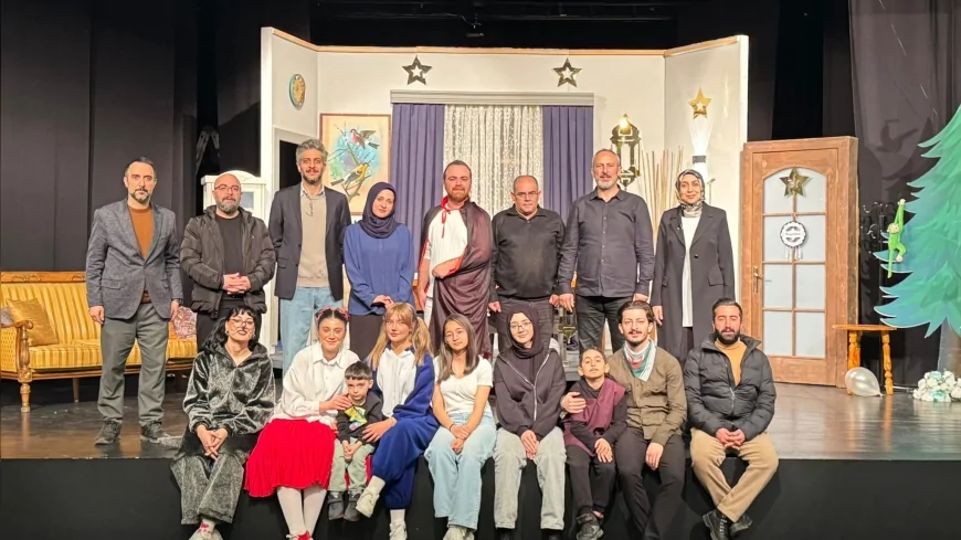 ERZURUM BÜYÜKŞEHİR BELEDİYESİ ŞEHİR TİYATROSU’NUN “İLK ORUCUM” OYUNU ÇOCUKLARDAN YOĞUN İLGİ GÖRDÜ