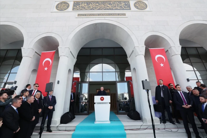Cumhurbaşkanı Recep Tayyip Erdoğan: “Ankara’nın yeni camilerle süslenmesi çok kıymetlidir”