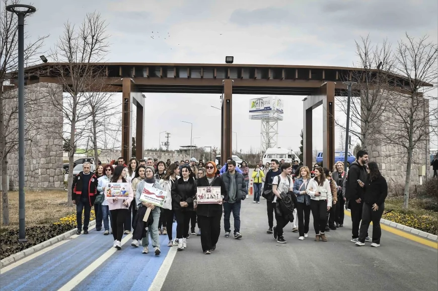 Tıp öğrencisi Berkay Akbaş anısına ATA Çiftliği’nde doğa yürüyüşü ve fidan dikimi etkinliği düzenlendi