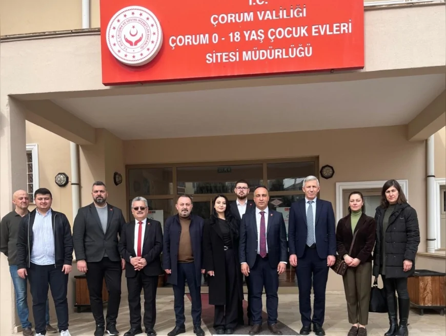 CHP Çorum İl Kadın Kolları Ramazan Bayramı’nda Sevgi Evleri ve Huzurevi’ni ziyaret etti