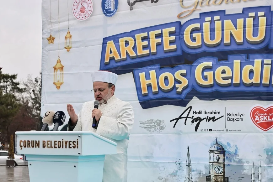 Çorum’da Asırlık Arefe Duası Geleneği Veli Paşa Hanı Önünde Yaşatıldı