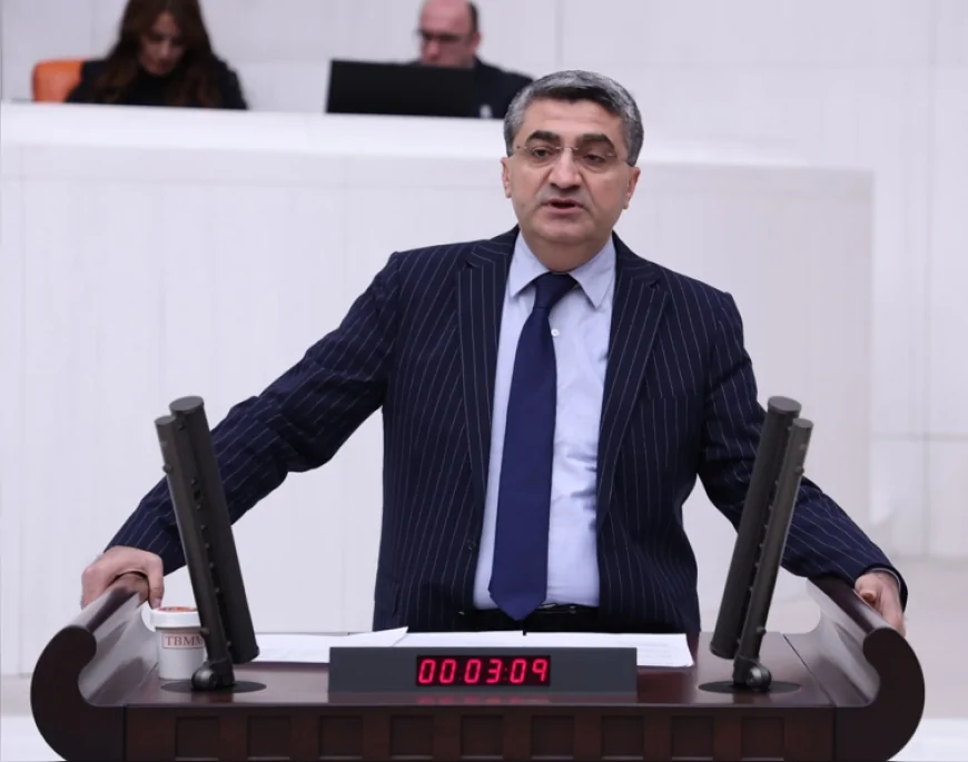 DEVA Partisi Genel Başkan Yardımcısı Mehmet Emin Ekmen: “Mersin kıyılarındaki plastik atık kirliliği araştırılmalı”