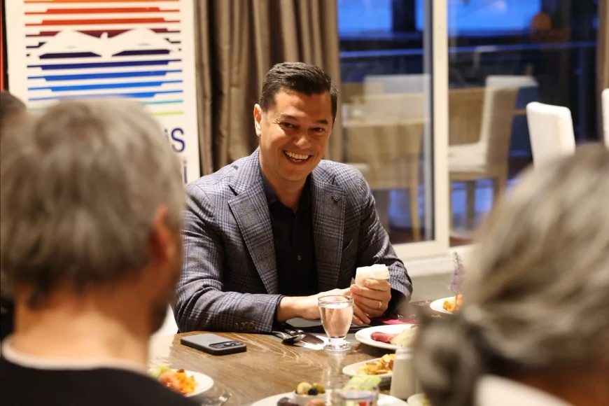 Marmaris Belediye Başkanı Acar Ünlü basın mensuplarıyla iftar programında bir araya geldi
