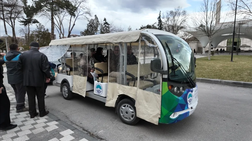 Kayseri Büyükşehir Belediyesi’nden bayramda kabir ziyaretine ücretsiz ulaşım hizmeti vatandaşlardan yoğun ilgi gördü