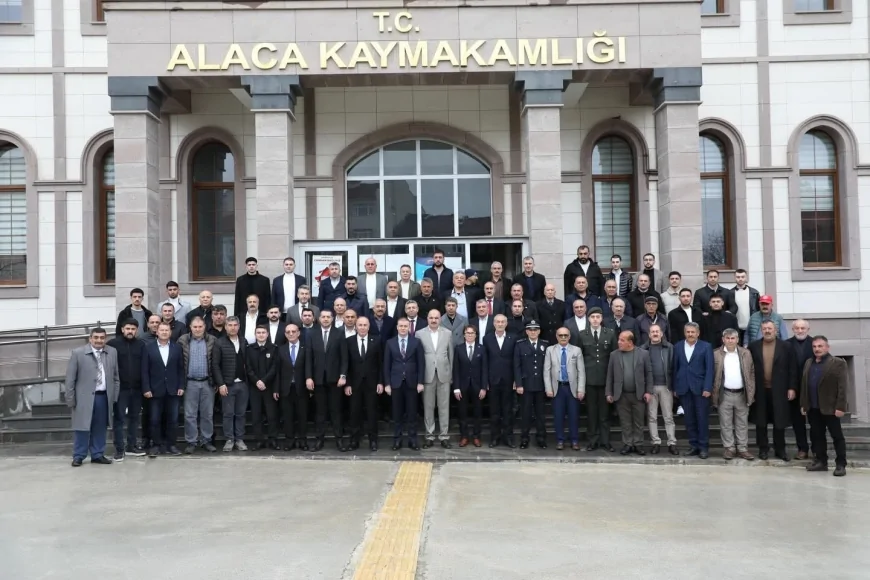 Alaca’da Şehit Halil İbrahim Aygül Sosyal Tesisi’nde Bayramlaşma Programı Yoğun Katılımla Yapıldı