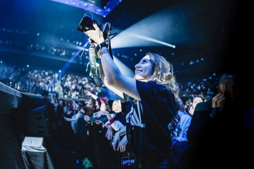 Konser Fotoğrafçısı Gökçe Göksu: “Teknik olarak doğru anın değil, anlamlı anın peşindeyim”