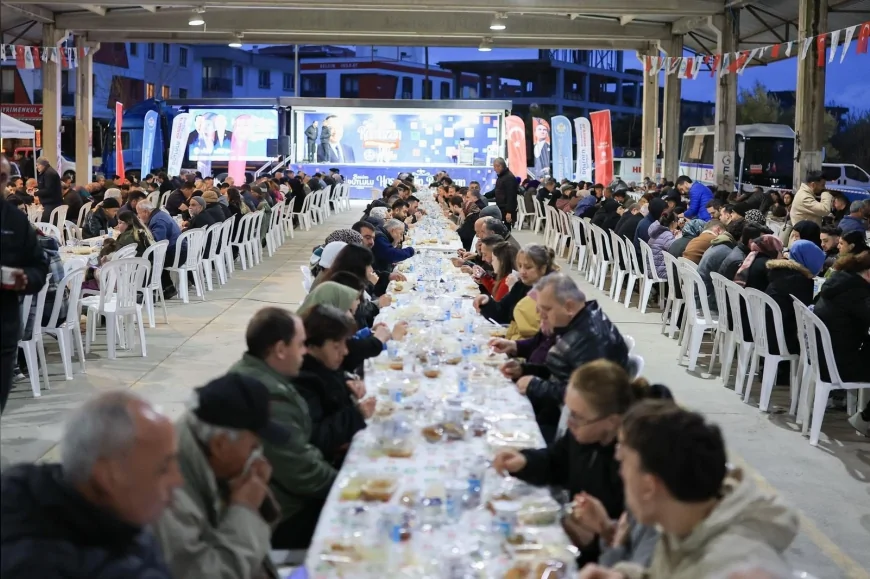 MANİSA BÜYÜKŞEHİR BELEDİYE BAŞKANI BESİM DUTLULU MURADİYE’DE RAMAZAN’IN SON İFTARINDA VATANDAŞLARLA BULUŞTU