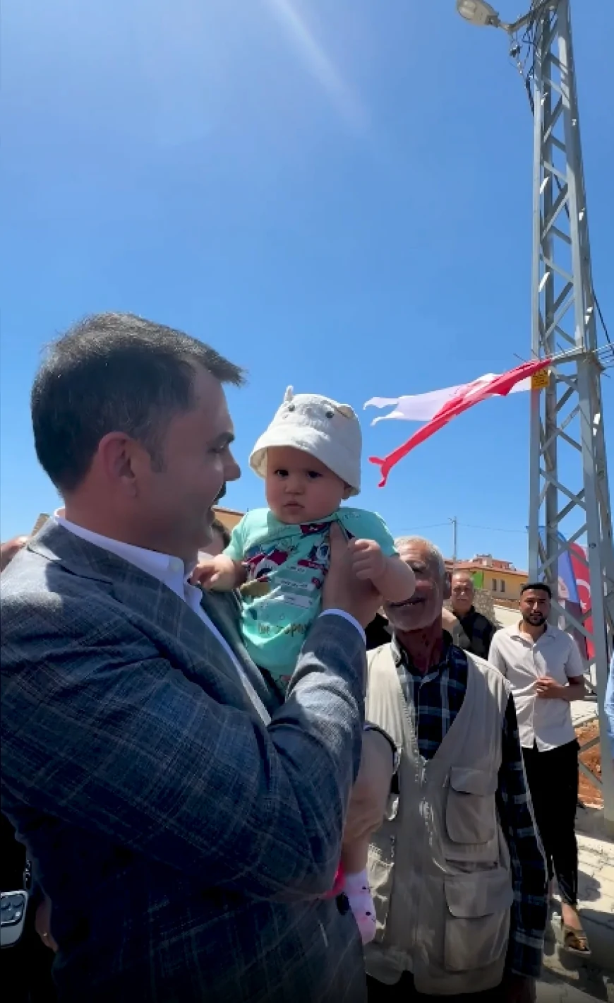 Çevre, Şehircilik ve İklim Değişikliği Bakanı Murat Kurum: “Birliğimizin daim olduğu nice bayramlar diliyorum”