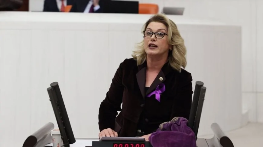 CHP Kadın Kolları Genel Başkanı Asu Kaya: “Sokaklar güvensiz, evler mezar, adalet tabelalarda kaldı”