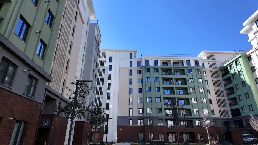 Çevre Şehircilik ve İklim Değişikliği Bakanı Murat Kurum Dönüşen Tozkoparan’da Bayram Sevincini Paylaştı