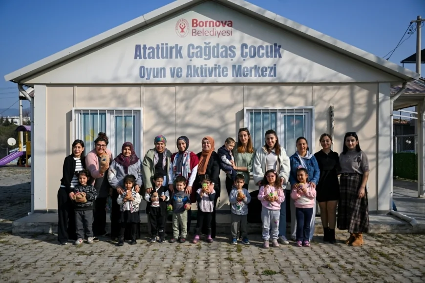 İzmir Bornova’da Çocuk Oyun Merkezlerinde düzenlenen Çim Adam Atölyesi miniklere hem eğlence hem öğrenme sundu