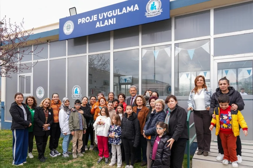 Muğla Büyükşehir Belediyesi Down Sendromu Farkındalık Günü’nde çorap boyama etkinliği düzenledi