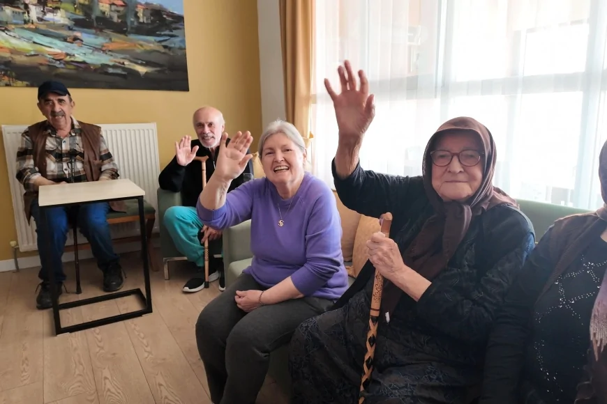 TEPEBAŞI BELEDİYESİ YAŞAM MERKEZİ SAKİNLERİNDEN BAYRAM MESAJI “GÖNÜLLER BİR OLSUN, BÜYÜKLER UNUTULMASIN”