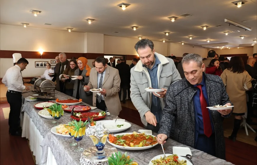 Atatürk Üniversitesi Rektörü Prof. Dr. Ahmet Hacımüftüoğlu Üniversite Ailesiyle Ramazan Bayramında Bir Araya Gelerek Bayramlaştı