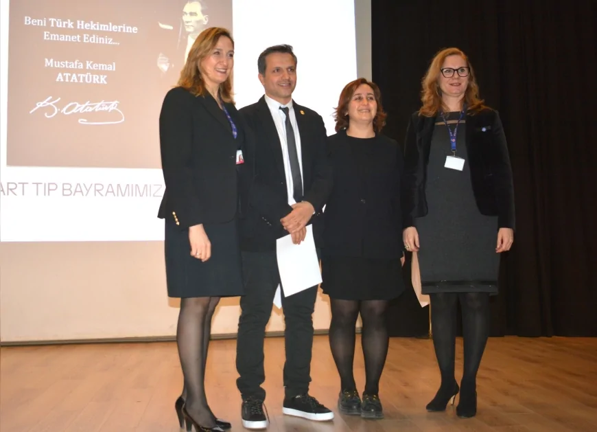 Ege Üniversitesi Tıp Fakültesi’nde “Acil Yaş Tanımaz” etkinliğiyle interaktif eğitim öne çıktı