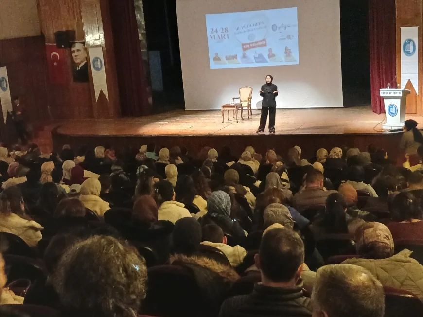 Çorum Belediyesi Puduhepa Kadın Kültür Festivali’nde Uzman Klinik Psikolog İrem Oturaklıoğlu Kaya’ya yoğun ilgi