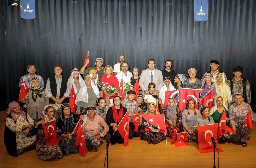 Seferihisar Belediyesi Dünya Tiyatro Günü kapsamında üç gün sürecek tiyatro buluşması düzenliyor