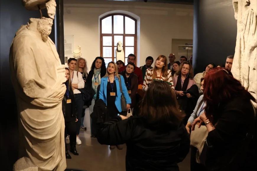 İzmir İl Millî Eğitim Müdürlüğü Öğretmen Akademileri Yeni Dönemde Yoğun Katılımla Sürüyor