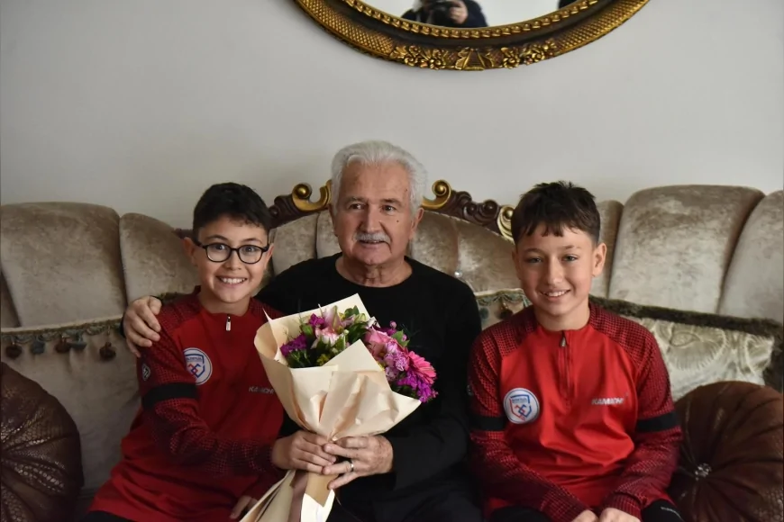 Altıeylül’de Yaşlılara Saygı Haftası kapsamında genç sporcular efsane isimlerle buluştu