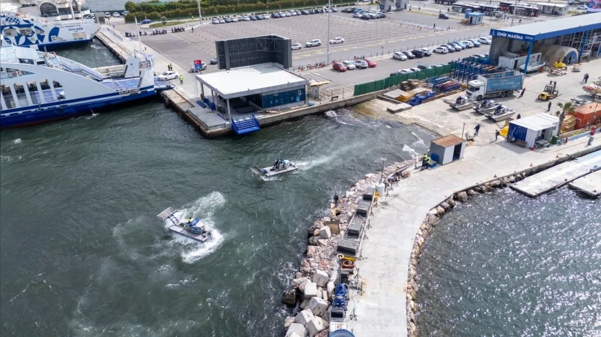 İzmir Büyükşehir Belediyesi Körfez temizliği için 5 amfibi aracı daha hizmete alıyor