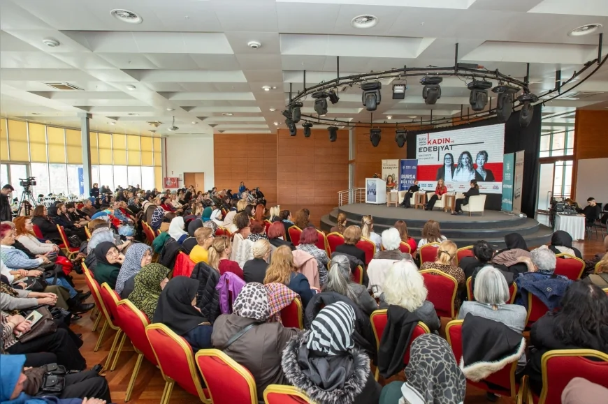 Bursa Büyükşehir Belediyesi edebiyat etkinliğinde kadın hikayeleri ele alındı