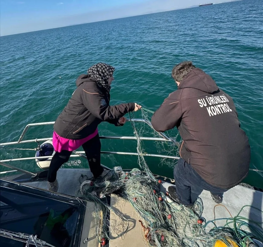 Yalova İl Tarım ve Orman Müdürlüğü Marmara Denizi’nde 1000 Metrelik Kaçak Av Ağına El Koydu