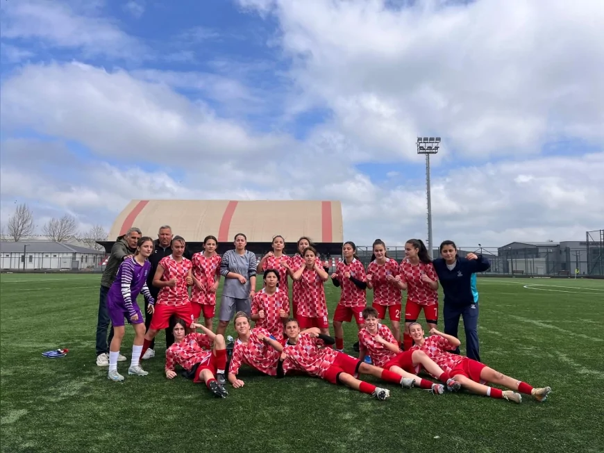 Konak Belediyespor U17 kız takımı çeyrek finale yükseldi