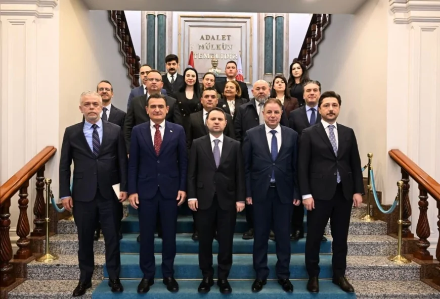 Adalet Bakanı Akın Gürlek KKTC İçişleri Bakanı Dursun Oğuz ile Görüştü İş Birliği ve Garantörlük Vurgusu Öne Çıktı