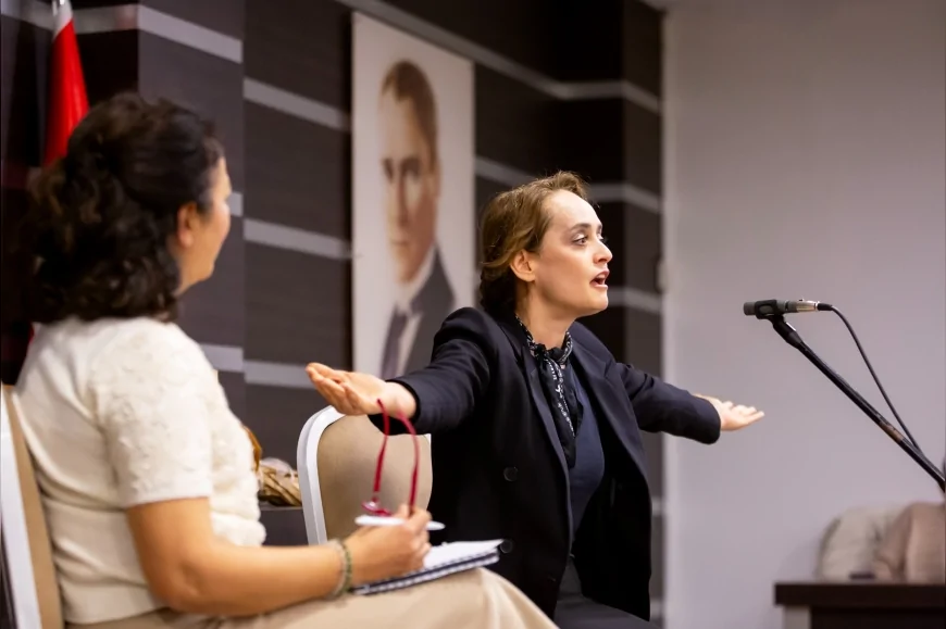 Narlıdere’de Dünya Tiyatrolar Günü’nde Afife Jale’nin Mücadelesi Sahneye Taşındı