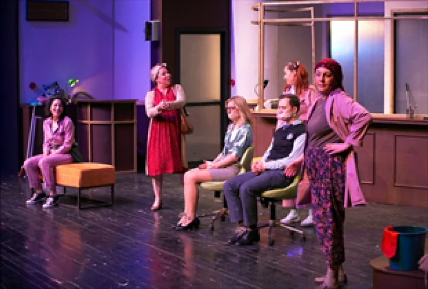 İzmir Büyükşehir Belediyesi Şehir Tiyatroları Dünya Tiyatro Günü’nü iki sahnede ücretsiz oyunlarla kutladı