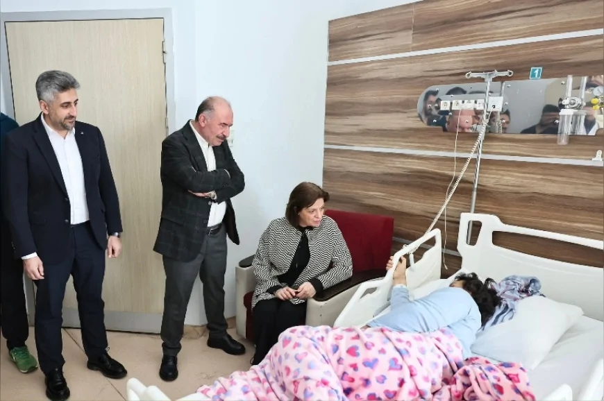 Çorum Valisi Ali Çalgan Onkoloji Servisinde Tedavi Gören Hastaları Ziyaret Etti