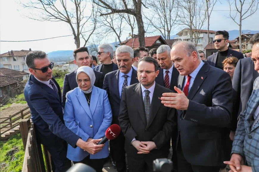 ADALET BAKANI AKIN GÜRLEK KONURALP ANTİK TİYATROSU İÇİN “BU TARİHİ DOKU VE MANZARA İNSANI BÜYÜLÜYOR” DEDİ