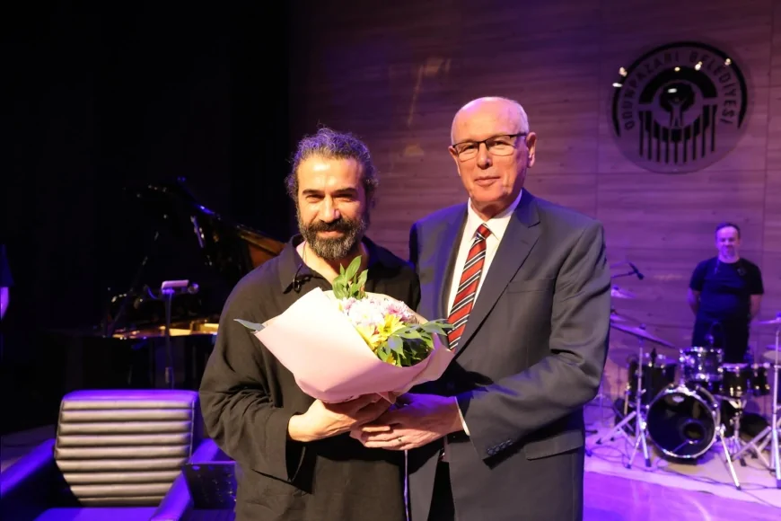 ODUNPAZARI BELEDİYE BAŞKANI KAZIM KURT: “ÂŞIK VEYSEL BU TOPRAKLARIN ORTAK VİCDANIDIR”