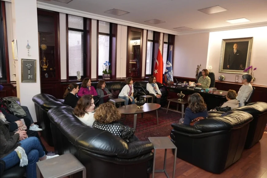 Eskişehir Büyükşehir Belediye Başkanı Ayşe Ünlüce Ankara Hukuk Mezunu Kadınları Ağırladı