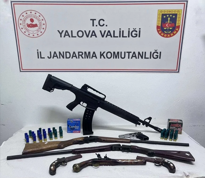 Yalova’da Jandarma Operasyonu: Tarihi Nitelikte Silahlar Dahil Çok Sayıda Mühimmat Ele Geçirildi
